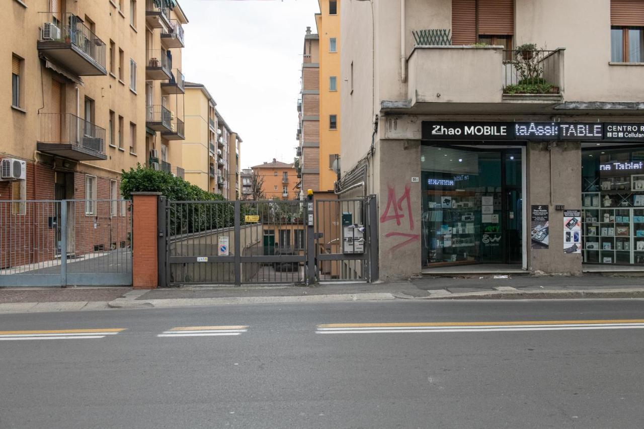 Fashion Apartment Gold Bologna With Jacuzzi & Car Garage Exterior foto