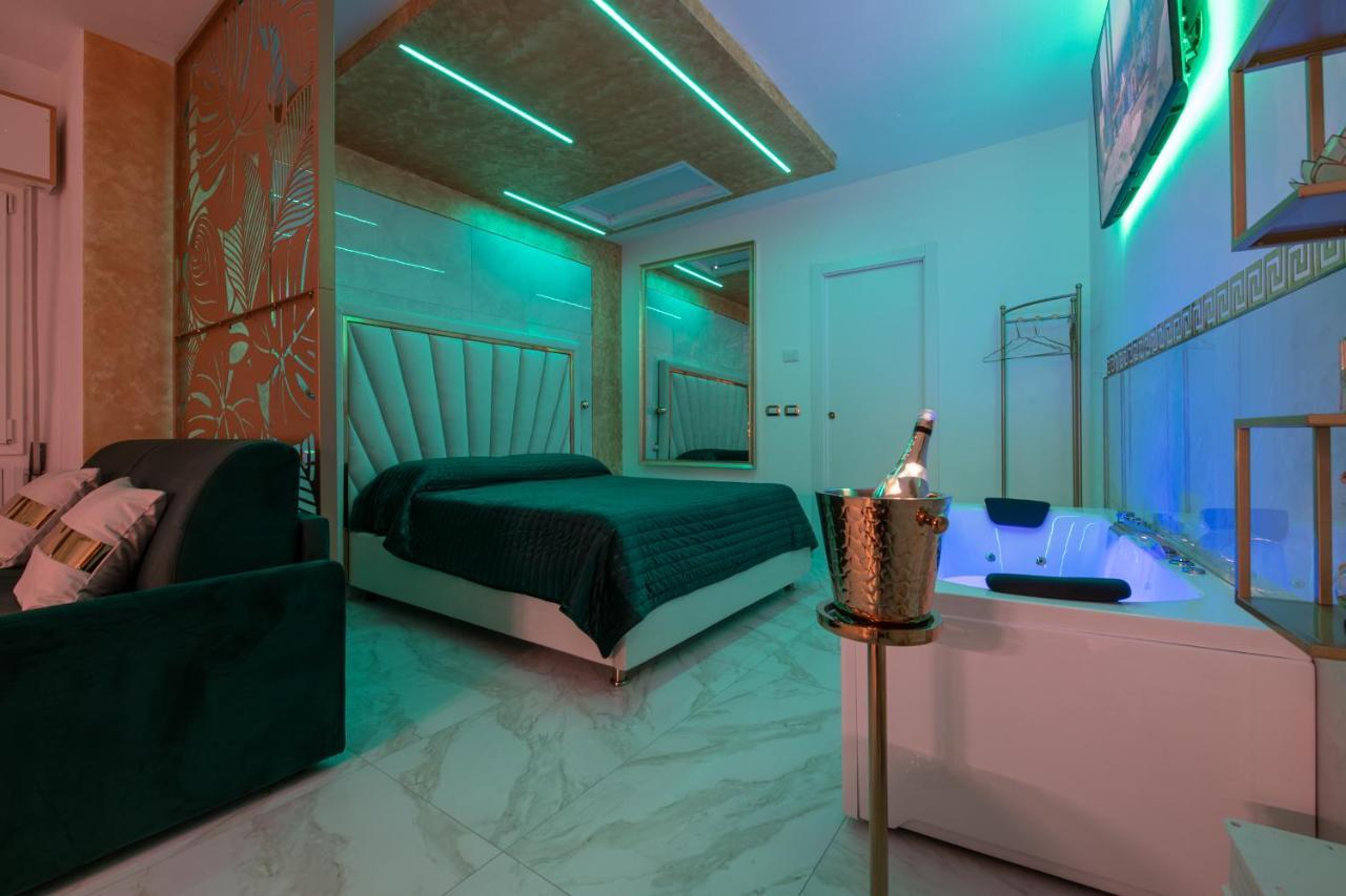 Fashion Apartment Gold Bologna With Jacuzzi & Car Garage Exterior foto